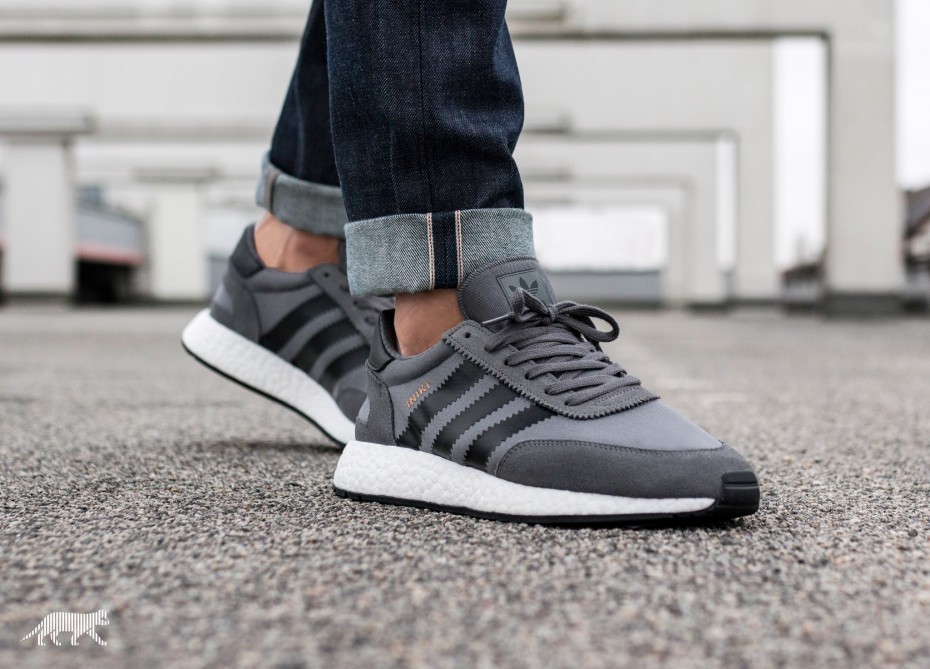 Iniki grey store